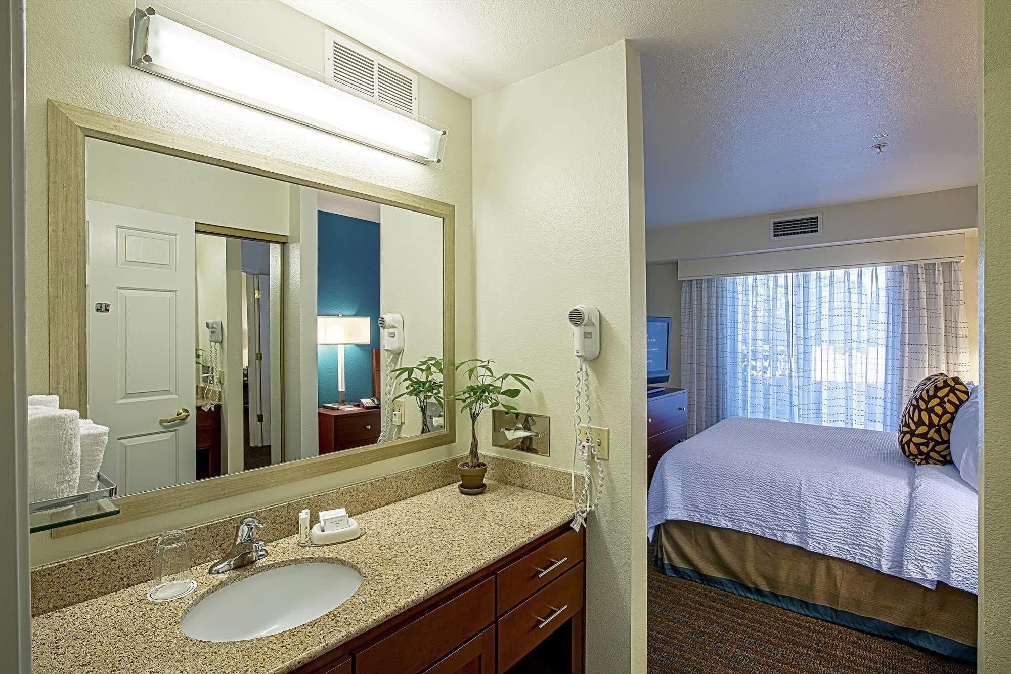 Residence Inn By Marriott סטוקטון מראה חיצוני תמונה